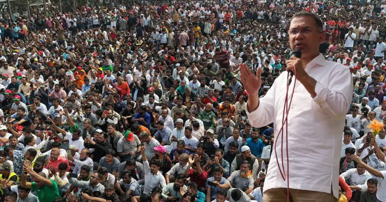 নির্বাচনি জনসভায় তারেক রহমান